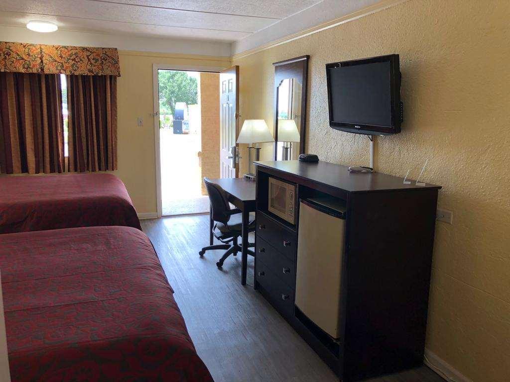 Days Inn By Wyndham Gainesville Bilik gambar