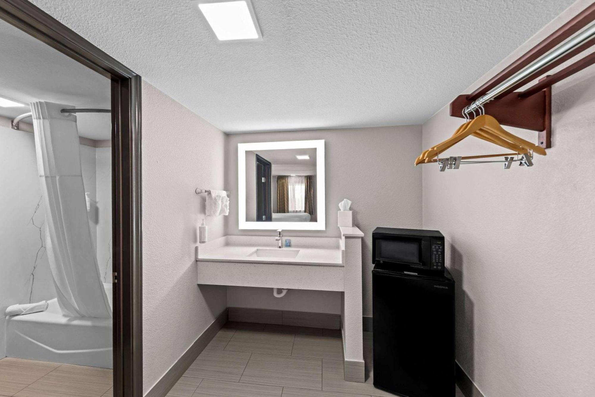 Days Inn By Wyndham Gainesville Luaran gambar