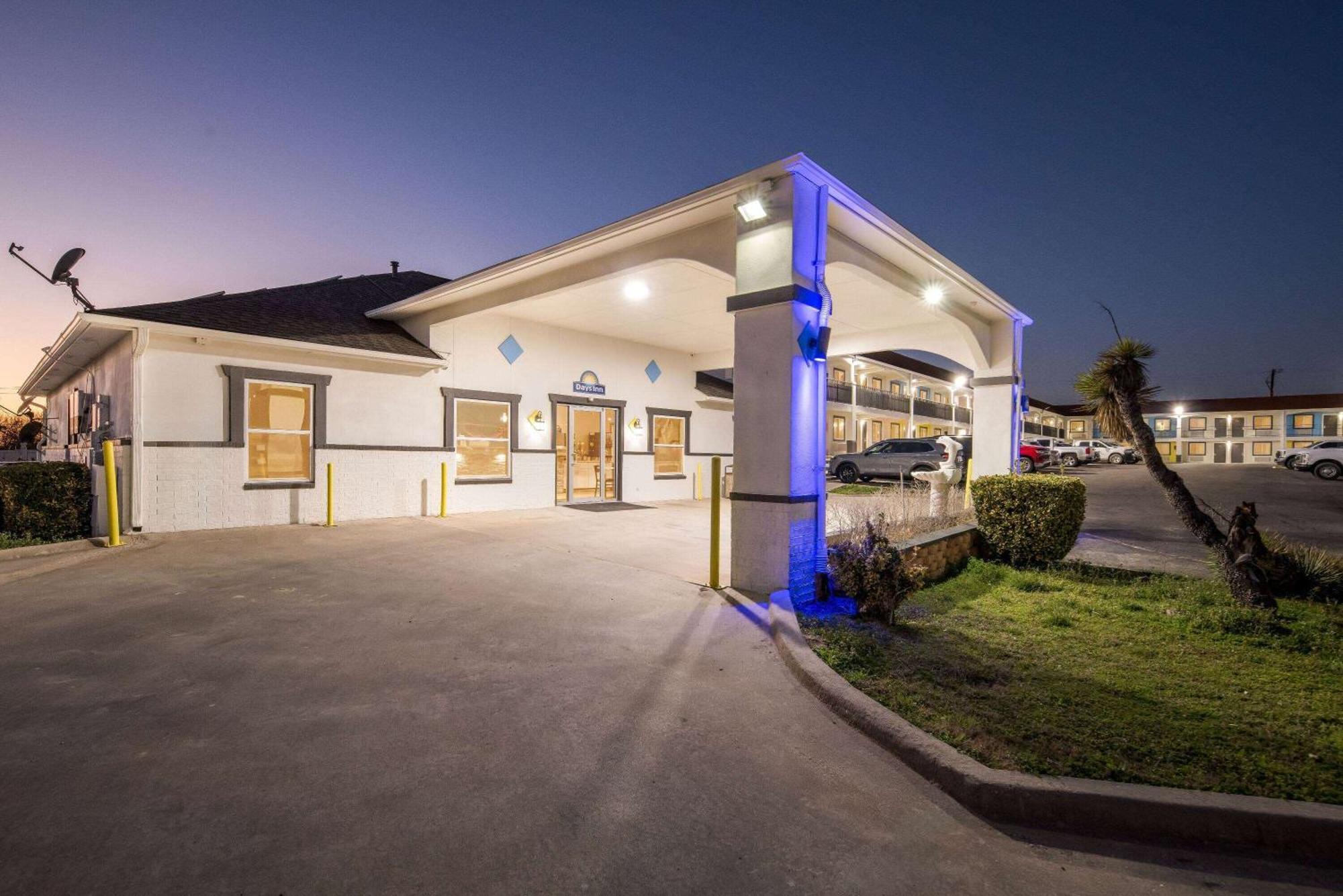 Days Inn By Wyndham Gainesville Luaran gambar
